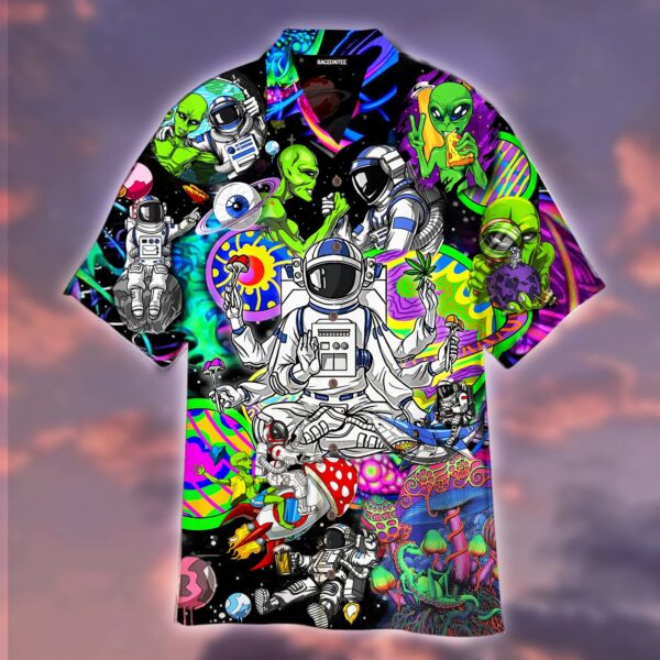 Astronaut Alien Hippie Hawaiian Shirt – Beachwear For Men – Gifts For Young Adults