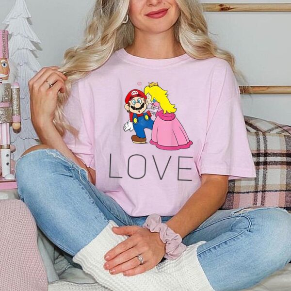 Fifth Sun Nintendo Big Girl’s Super Mario Princess Peach Kiss Love Short Sleeve T-Shirt
